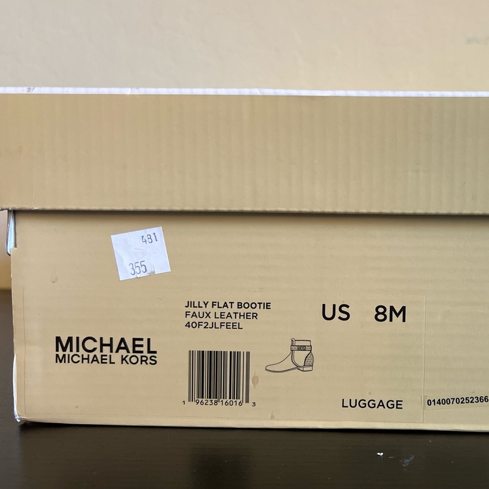New in a box MICHAEL MICHAEL KORS
Women's Jilly Flat Booties - Picture 12 of 12